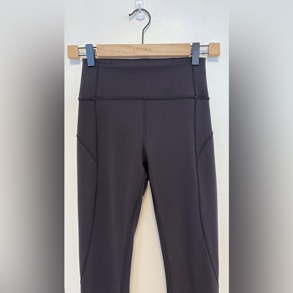 Lululemon In Movement 7/8 Tight Everlux , sz 4 - Picture 6 of 10